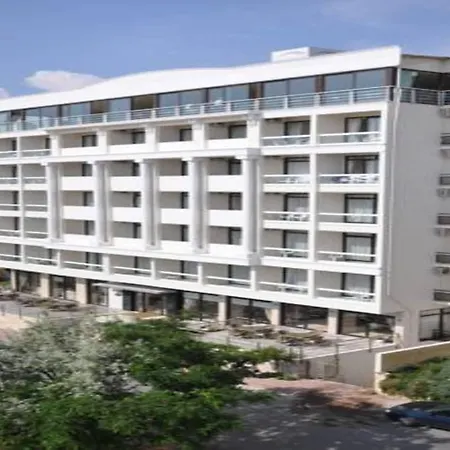 Esat Kusadasi