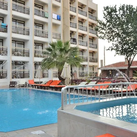 Esat Kuşadası