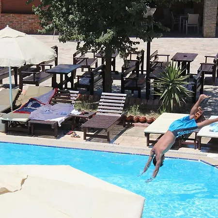 Esat Kuşadası