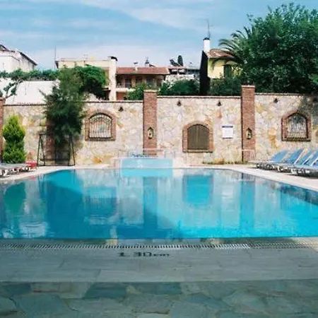 Esat Kuşadası