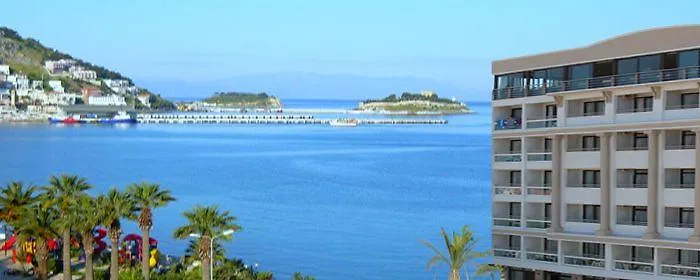 Esat Kusadası