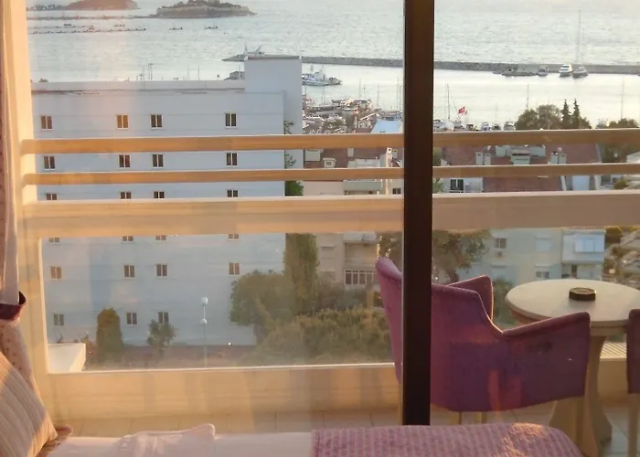 Esat Kusadası