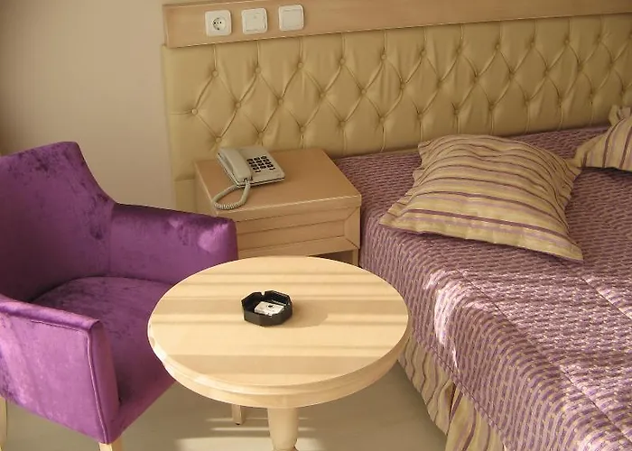 Esat Kusadası